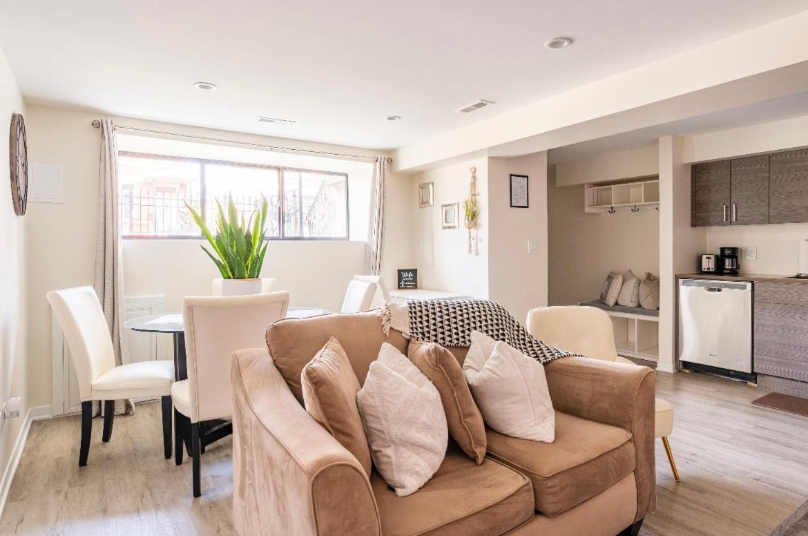 Cozy 2 Brm Apartment Mins Away From United Center Чикаго Екстер'єр фото